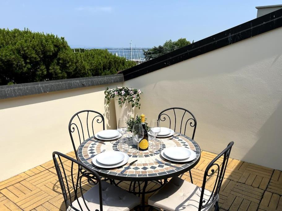 Apartamento Attico In Piazza Matteotti Desenzano del Garda Exterior foto