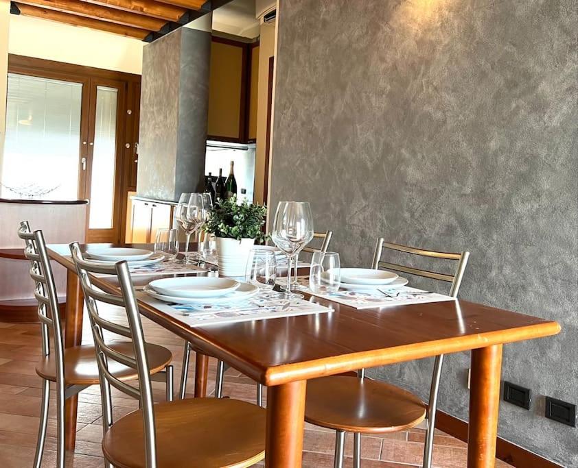 Apartamento Attico In Piazza Matteotti Desenzano del Garda Exterior foto