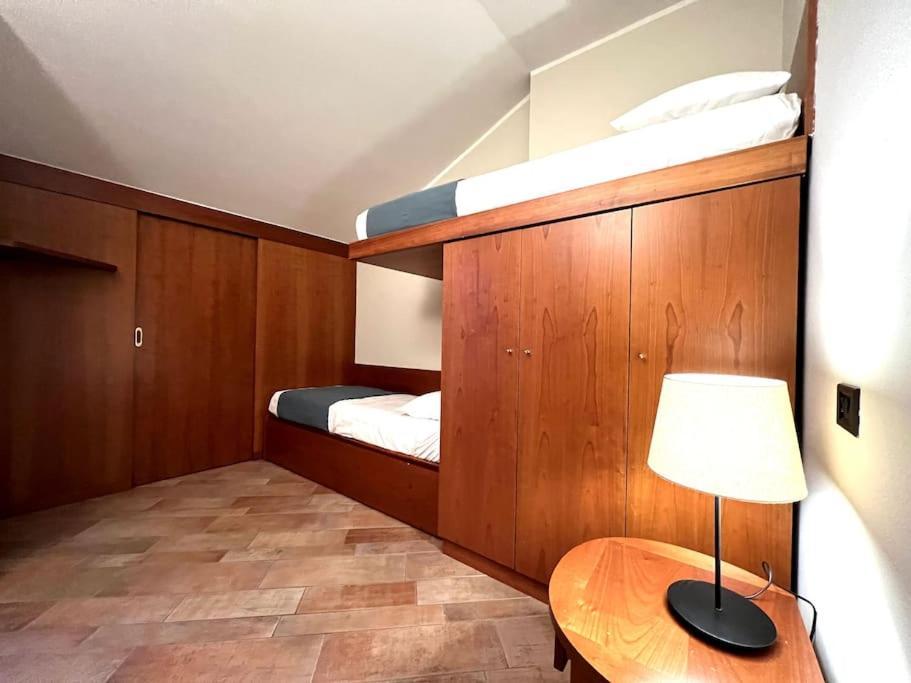 Apartamento Attico In Piazza Matteotti Desenzano del Garda Exterior foto